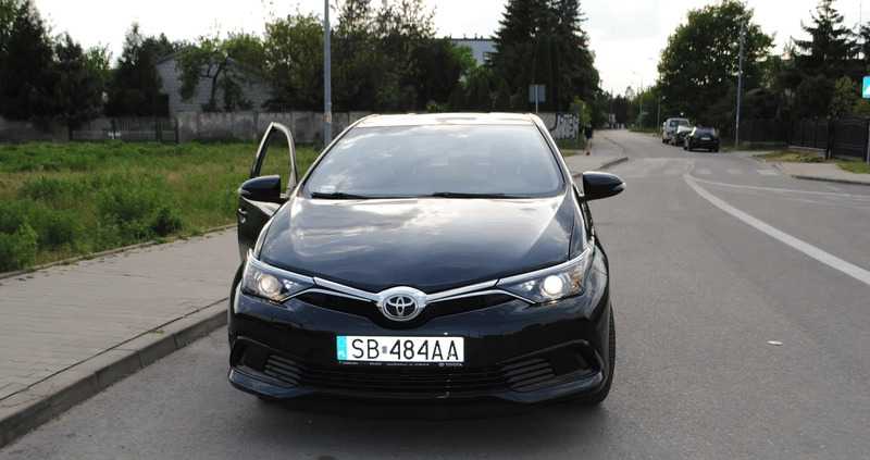 Toyota Auris cena 49200 przebieg: 69751, rok produkcji 2016 z Radom małe 137